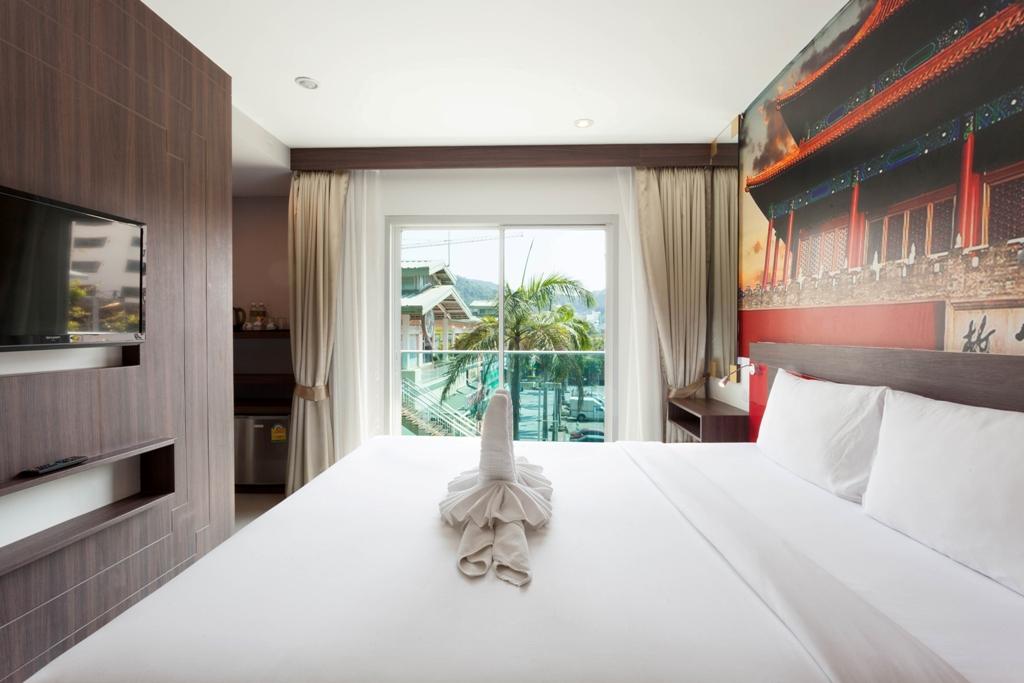 The Aim Patong Hotel Luaran gambar