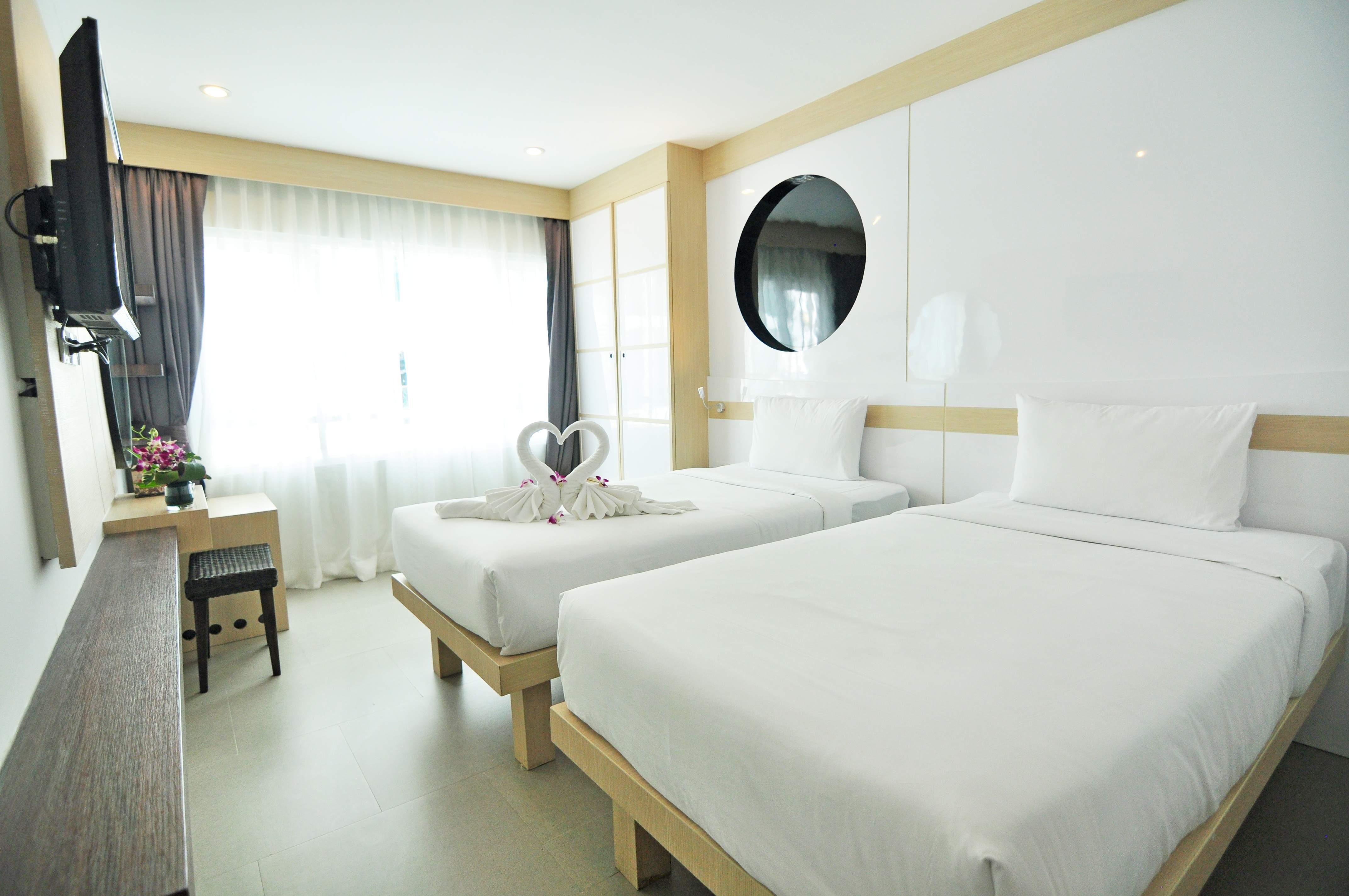 The Aim Patong Hotel Luaran gambar