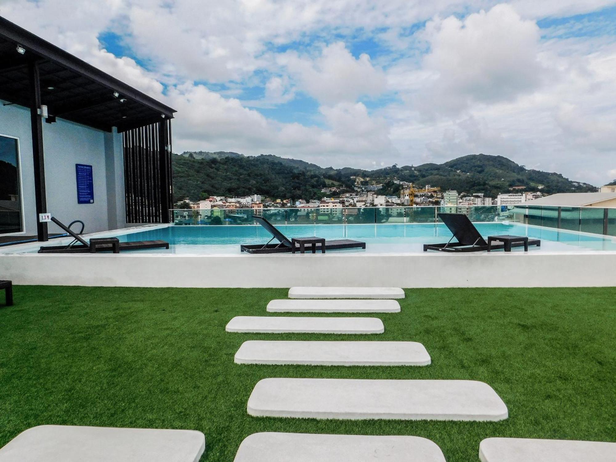 The Aim Patong Hotel Luaran gambar